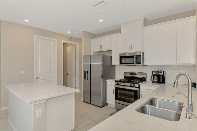 Building Photo - 6310 Grandview Hill Ct