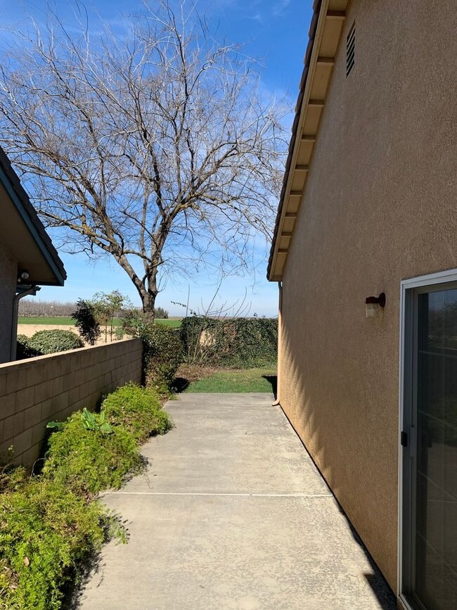 Building Photo - 3 Bedroom 2 Bath Home in Cul-De-Sac