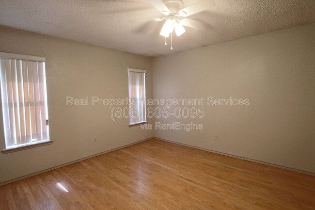 Building Photo - 8606 Avenue V