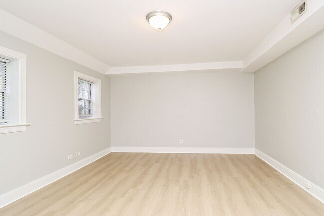 Building Photo - Spacious Fry's Spring Basement Apartment