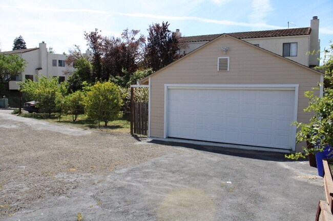 Building Photo - 2680 Appian Way