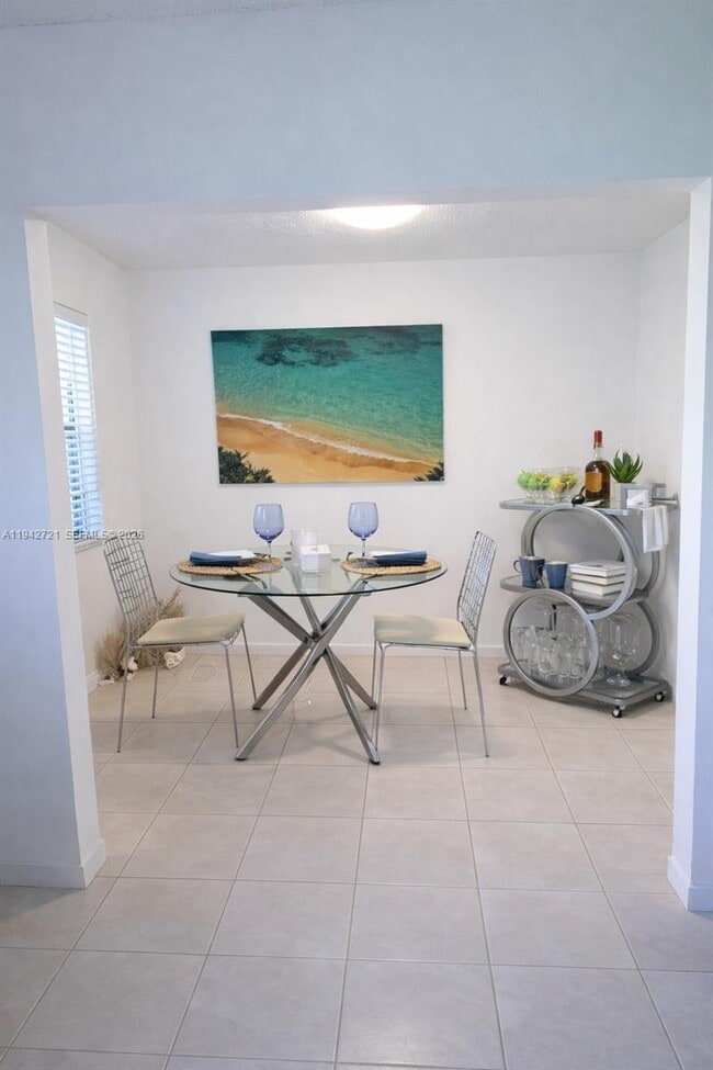 Building Photo - 500 NE 2nd St