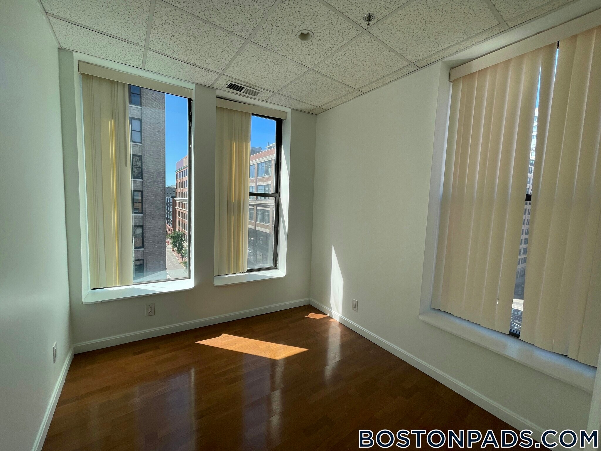 Building Photo - 72 Kneeland St