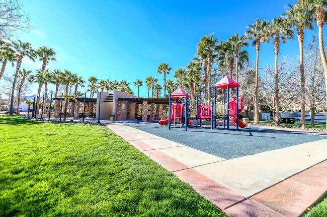 Building Photo - Stunning Single Story in Henderson