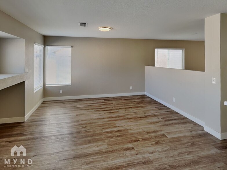 Building Photo - 2704 Exulted Valley Ave