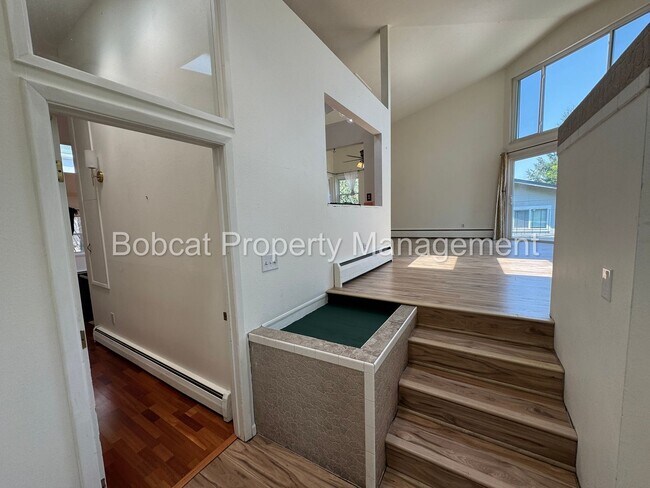 Building Photo - 3 Bed, 2 Bath Home Located in West Carson ...