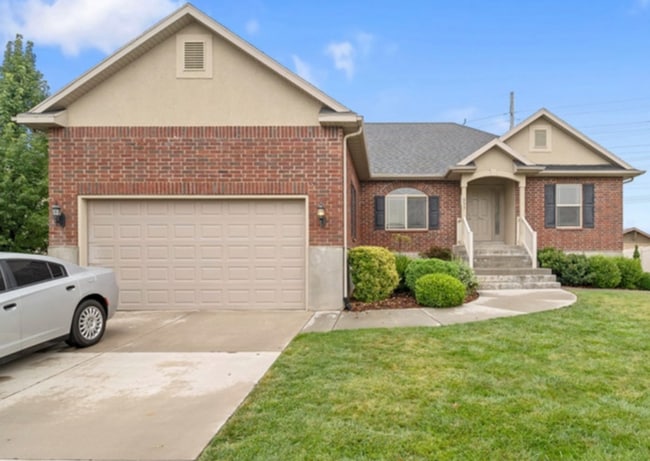 Building Photo - Spacious 5-Bedroom Home with Theater Room & Prime Location