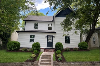 Building Photo - 2827 E 5th Ave