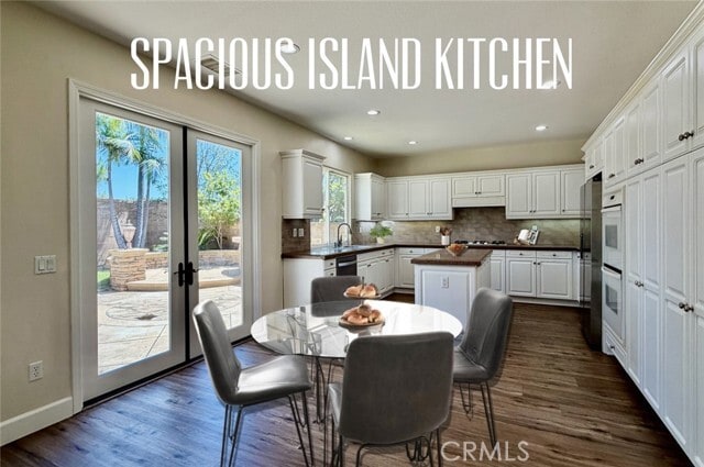 Building Photo - 2566 Pearblossom St