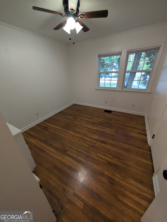 Building Photo - 202 Bishop Dr