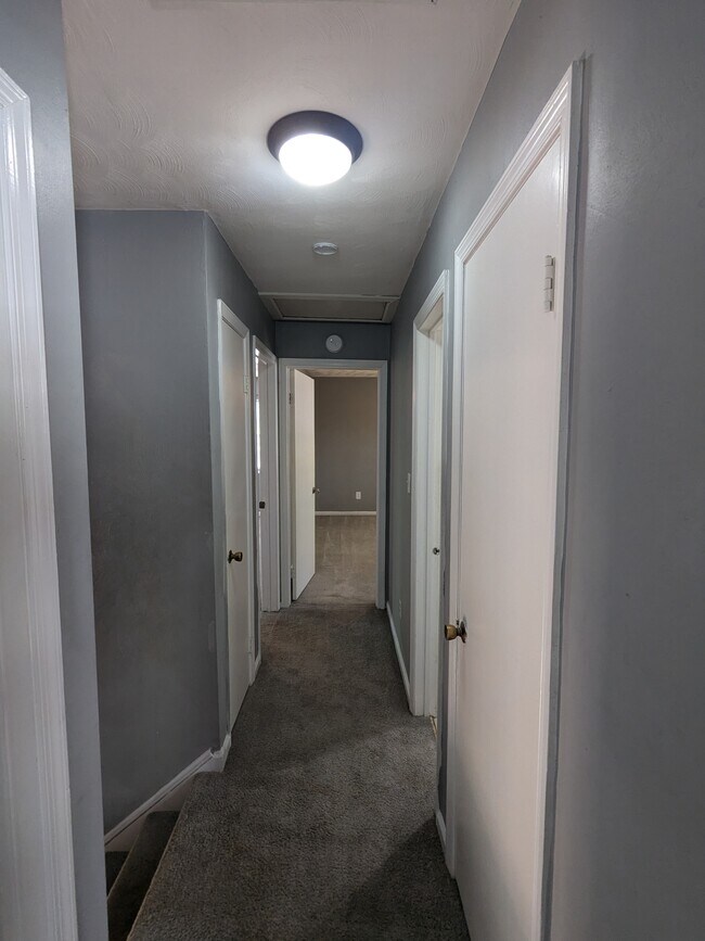 Building Photo - 12 Admiral Ct