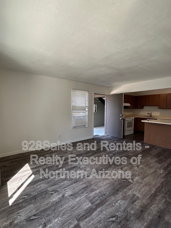 Building Photo - 1200 S Riordan Ranch St