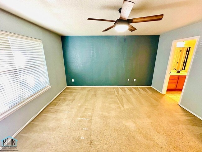 Building Photo - Spacious and Well Designed 3 Bedroom 2.5 Bath, Located in the far Northeast and North Central San...