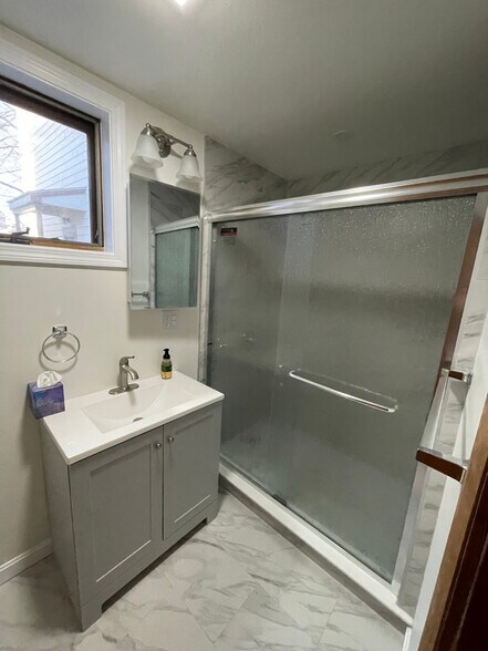 Building Photo - 161 Otis St
