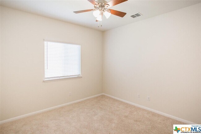 Building Photo - 242 Mossycup Dr