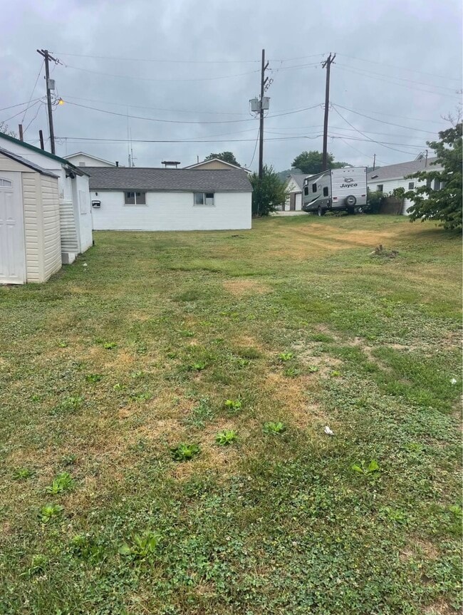 Building Photo - 411 W Main St