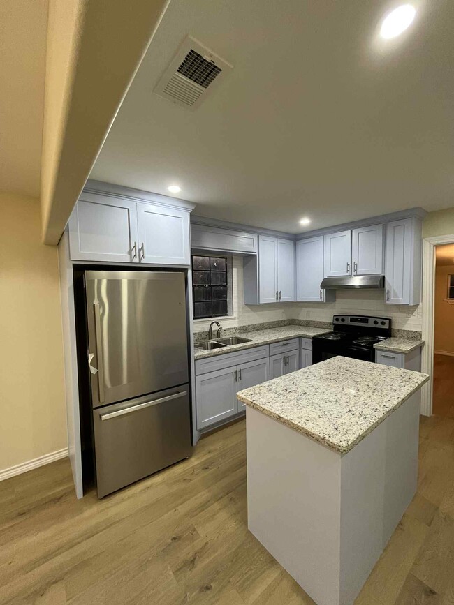 Building Photo - 36957 Encantada Cir