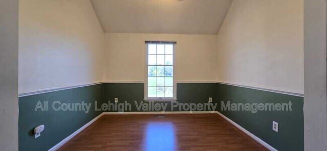 Building Photo - 5634 Grace Ave