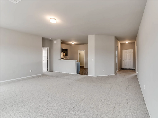 Building Photo - Spacious 4-Bedroom Home in Shawnee!