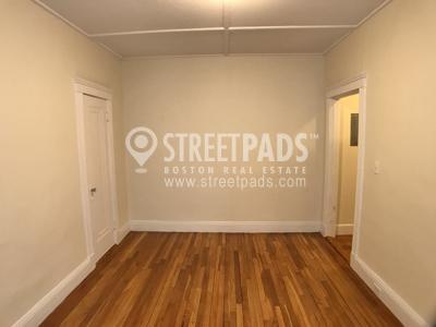 Building Photo - bedroom in Boston MA 02215