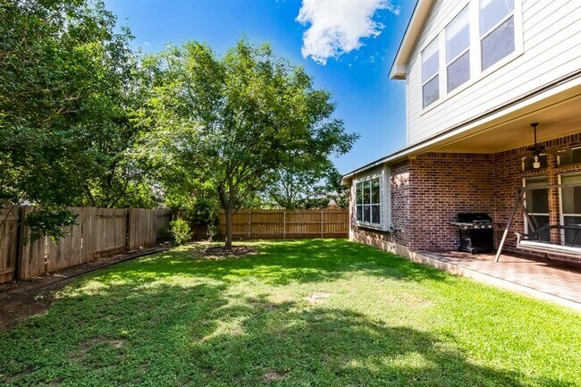 Building Photo - 15524 Belfin Dr