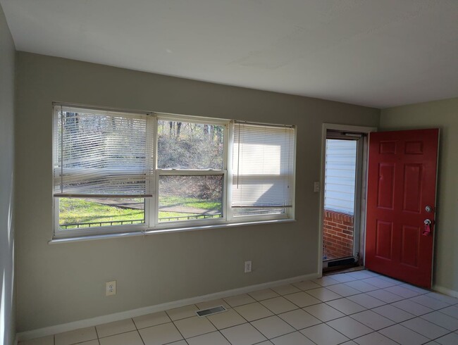 Building Photo - 3525 Cathy Ln