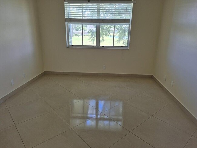 Building Photo - 2823 N Course Dr