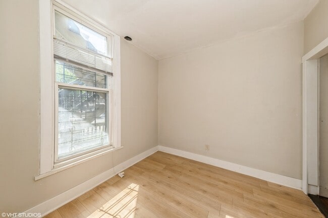 Building Photo - 6330 S Ellis Ave