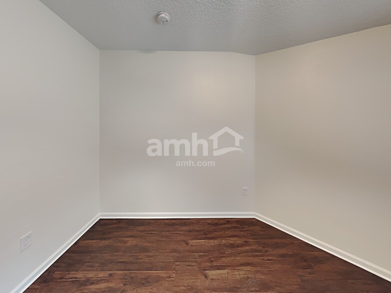 Building Photo - 2842 Woodstone Dr