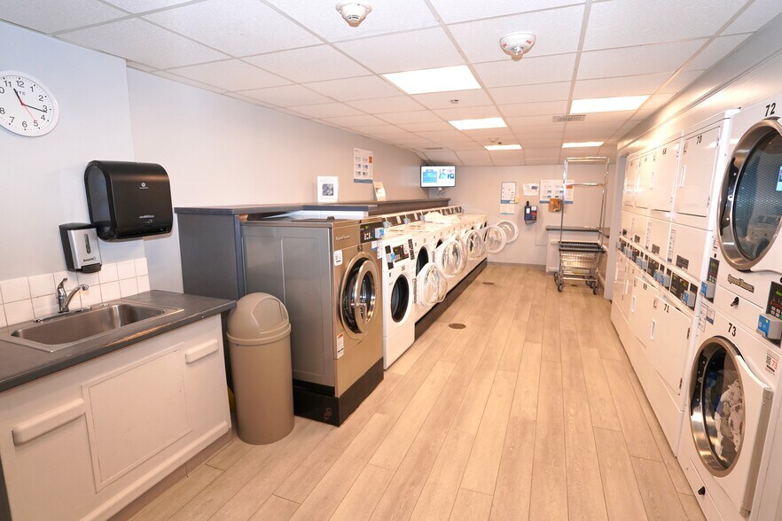 Building Photo - 77 Pond Ave