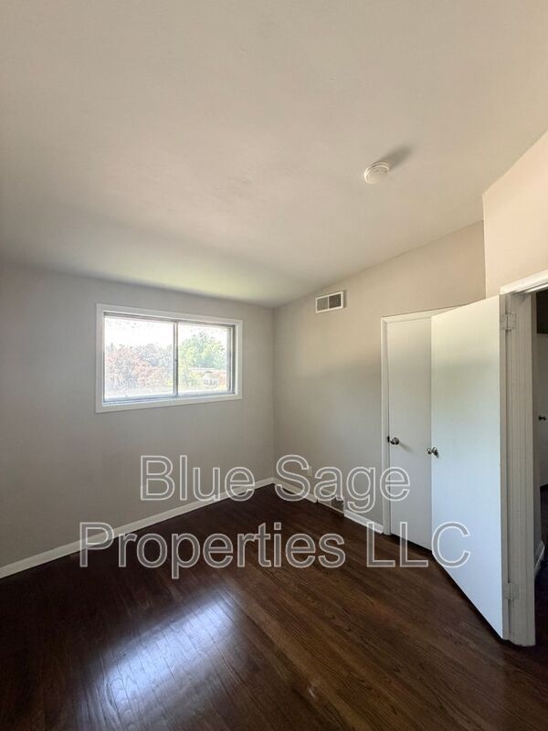 Building Photo - 205 Juniper Rd