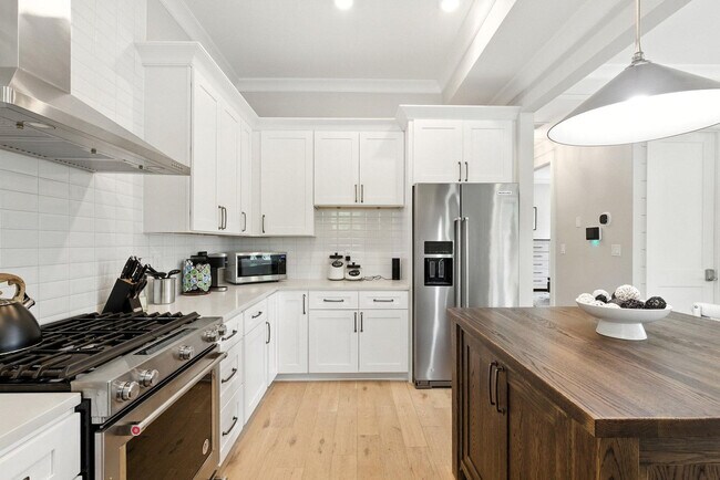Building Photo - 143 Steepleview Dr