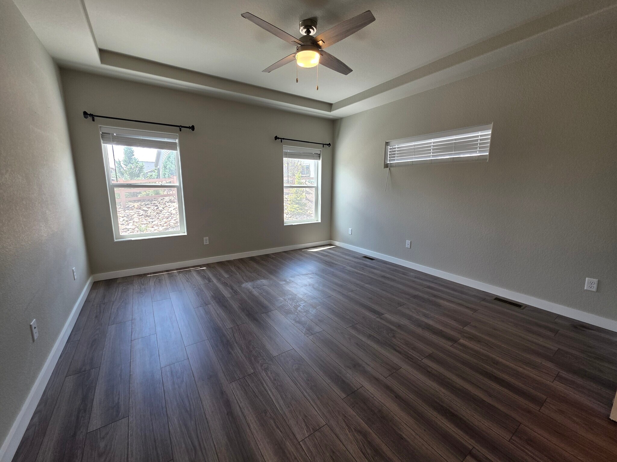 Building Photo - 10258 Sharon Springs Dr
