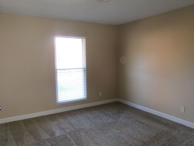 Building Photo - 2 bedroom, 1 bath condo in downtown Conway