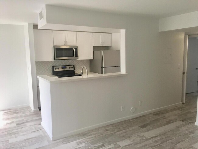 Building Photo - 815 Boynton Beach Blvd