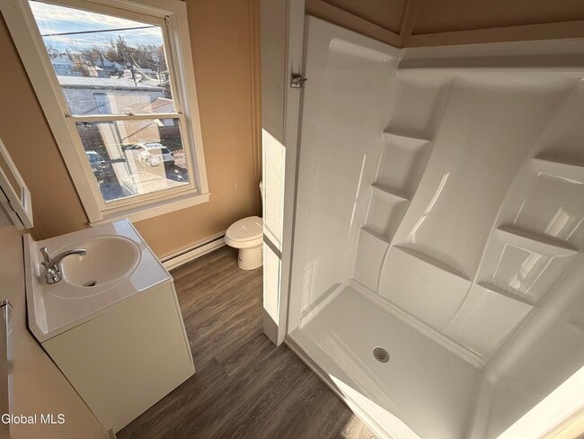 Building Photo - 92 Main St