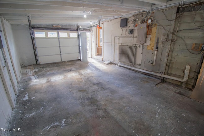 Building Photo - 183 Old Niskayuna Rd
