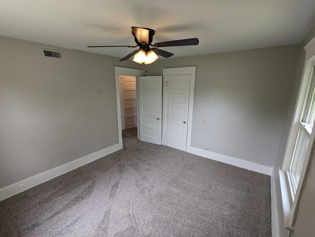 Building Photo - Spacious Colonial Home with Wood Columns a...