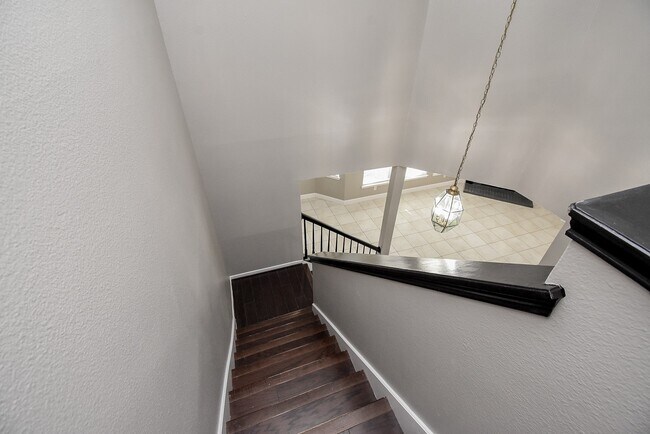 Building Photo - 6318 Faulkner Ridge Dr