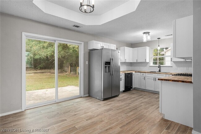 Building Photo - 1561 Whippoorwill Dr