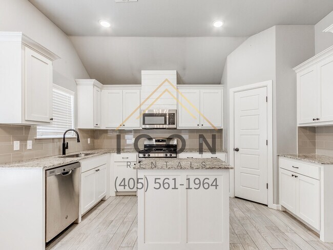 Building Photo - 4509 Desert Spring Ct