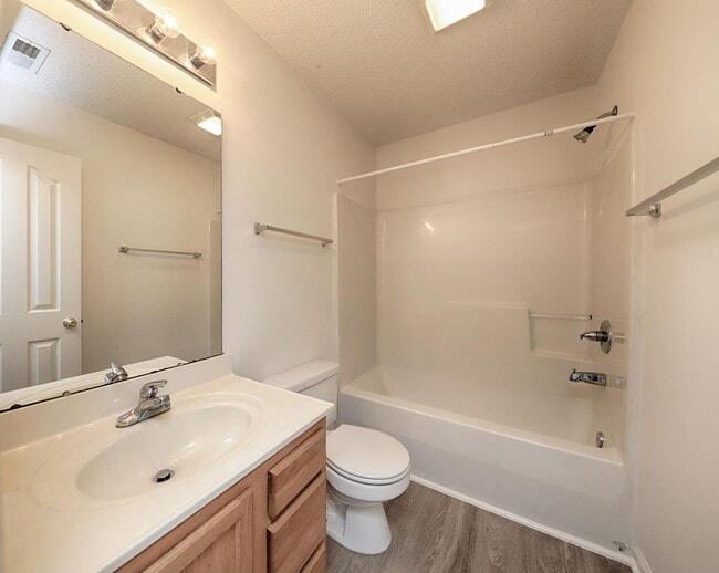 Building Photo - 163 Springwood Ln