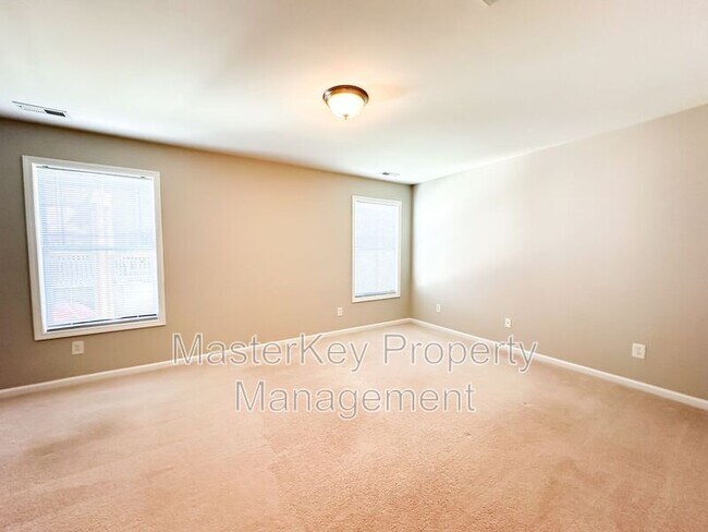 Building Photo - 711 Keystone Park Dr