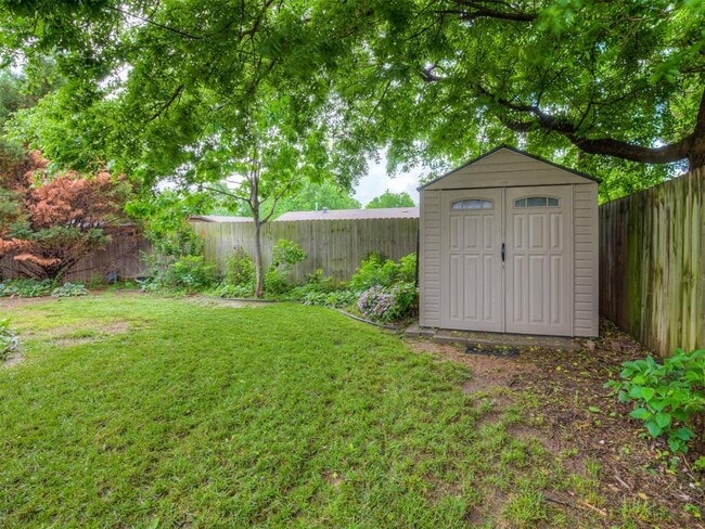 Building Photo - 1220 Columbia Ct