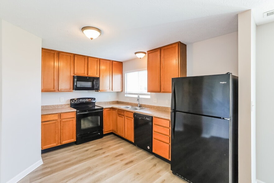 Building Photo - 2294 McGregor Dr