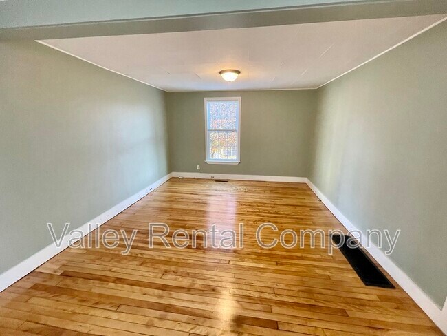 Building Photo - 41-43 High Street - 43