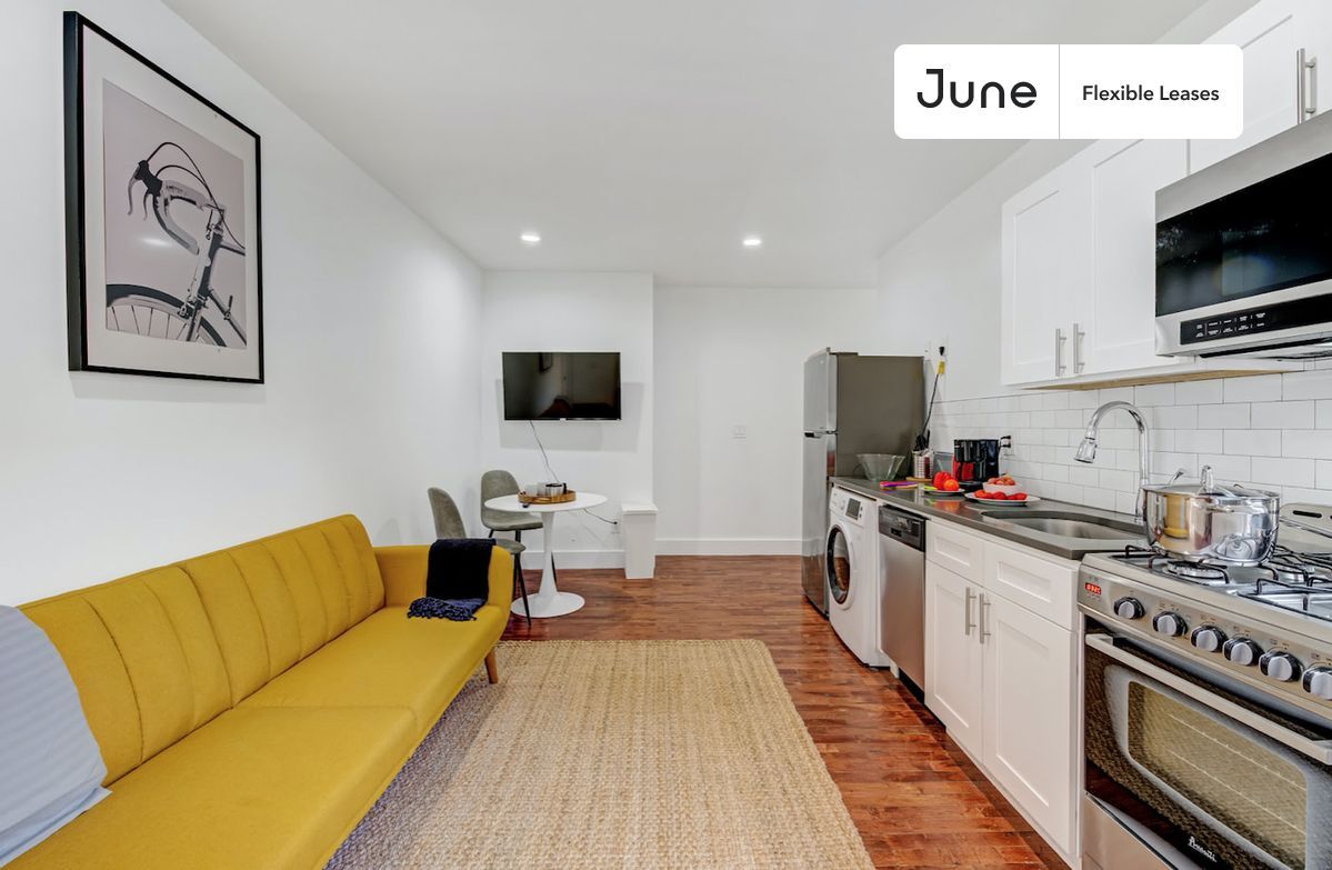 Building Photo - Spacious ROOM at The Kensington House