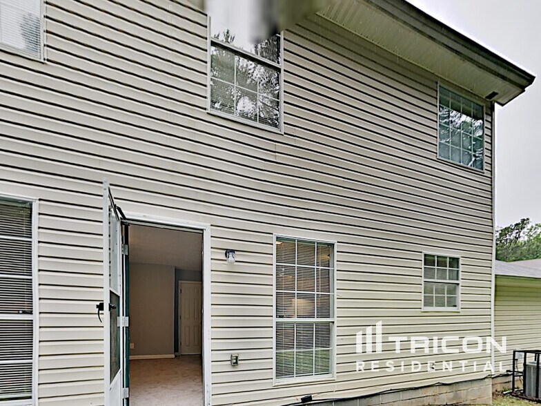 Building Photo - 2996 Aberdeen Way
