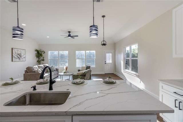 Building Photo - 1437 Norwood Dr