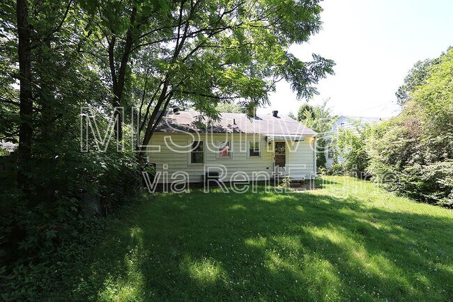 Building Photo - 2404 Farthing St